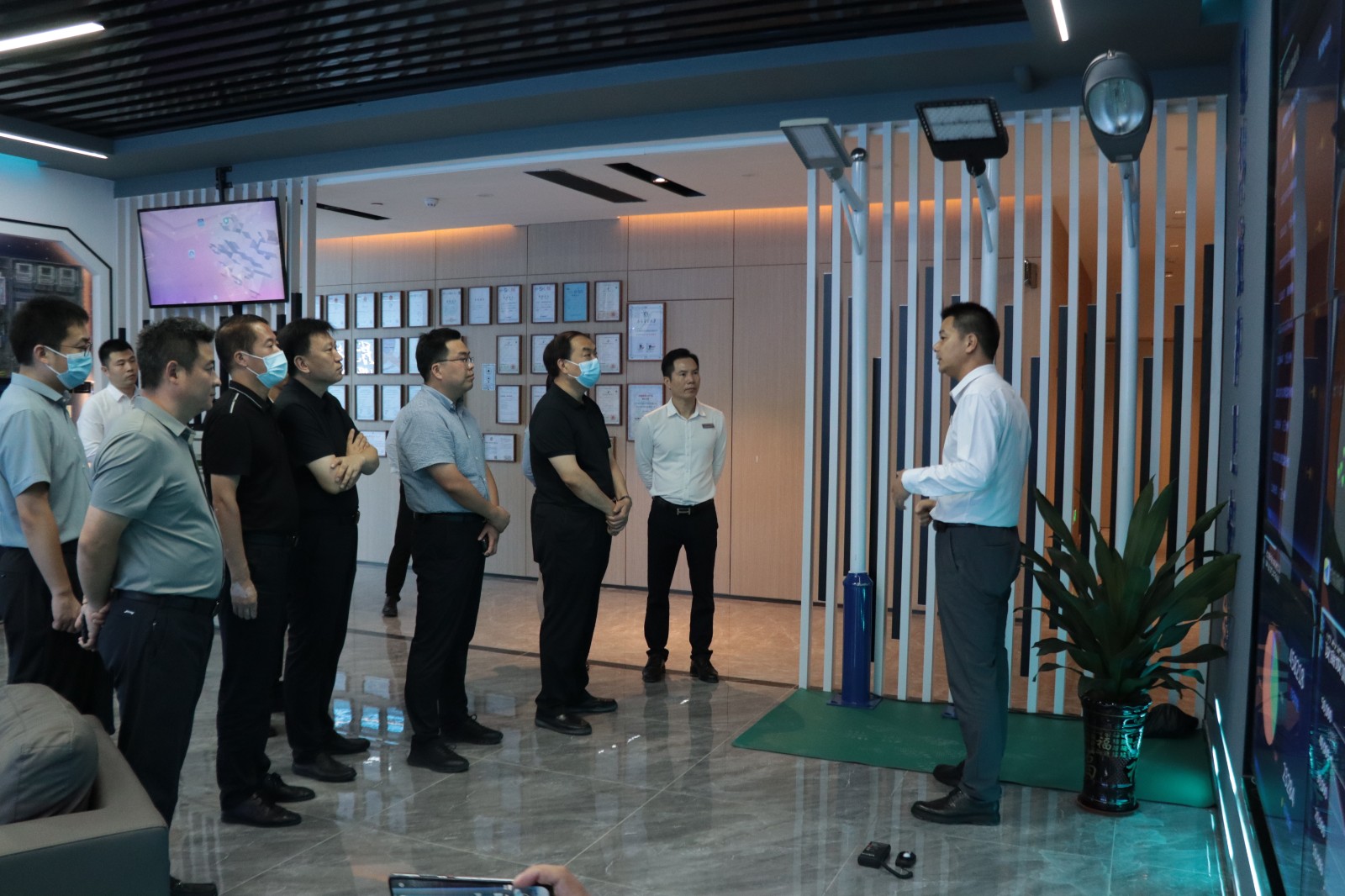 热烈欢迎邯郸魏县一行领导莅临开云（中国）Kaiyun·官方网站科技参观考察